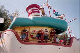 T Rose, Justice & Ashley on Toon Town Boat